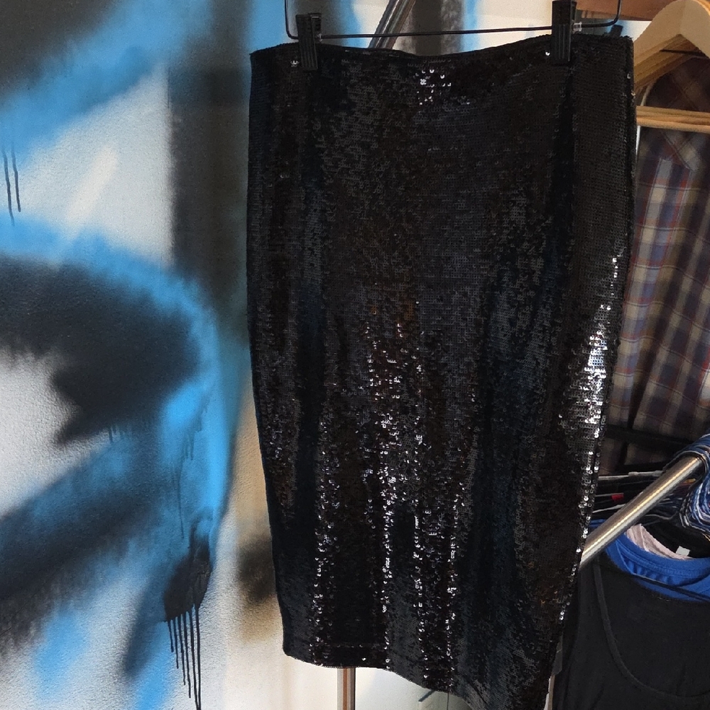 Ralph Lauren Black Sequin Pencil Skirt PLUS BONUS FREE SEQUIN CAMI BY JOE FRESH